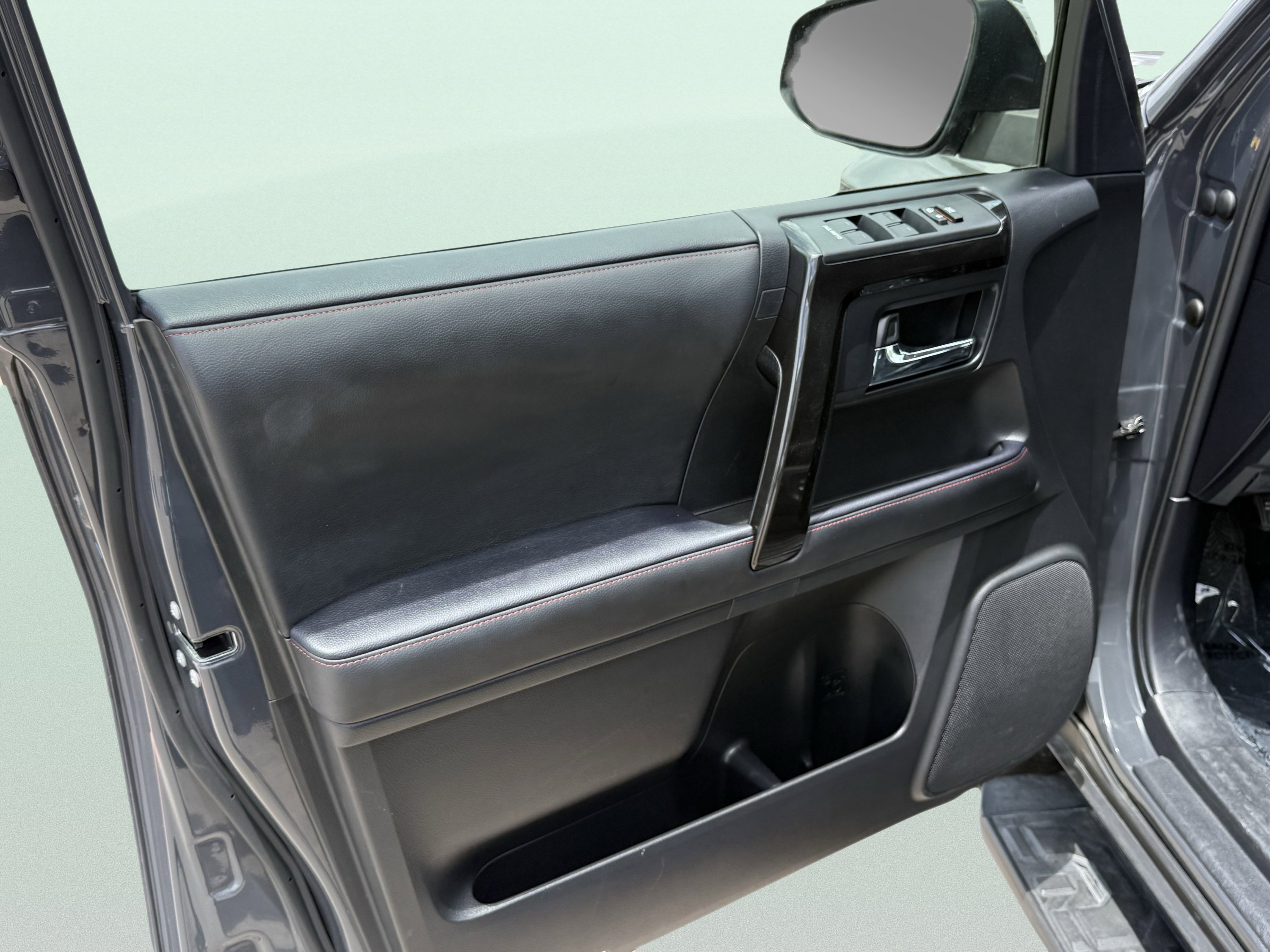 Used 2024 Toyota 4Runner TRD Off-Road image 23