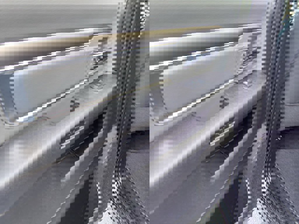 Used 2022 RAM 1500 Classic SLT image 14