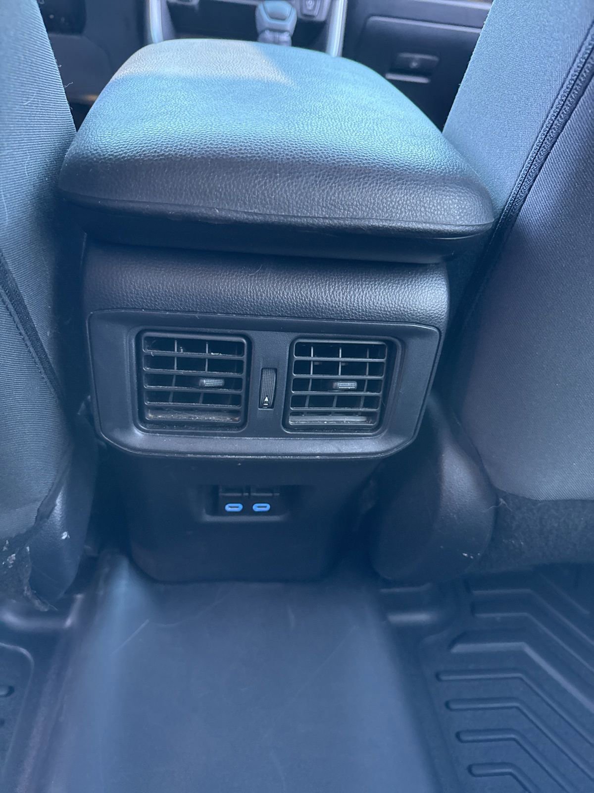 Used 2022 Toyota RAV4 XLE image 21