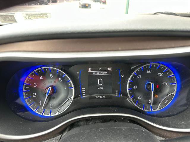 Certified 2019 Chrysler Pacifica Touring-L image 18