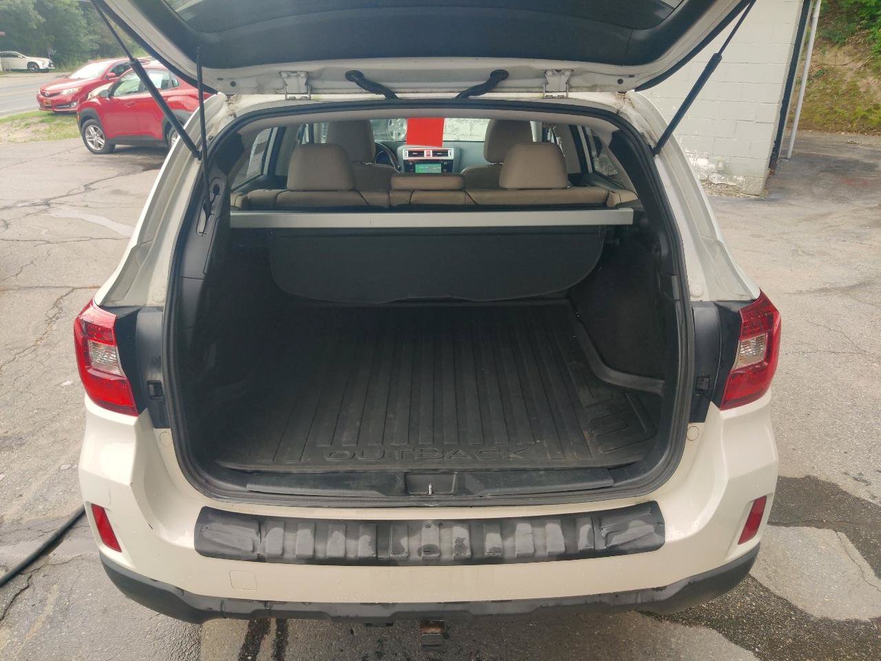 Used 2015 Subaru Outback 2.5i Limited AWD/4WD image 14
