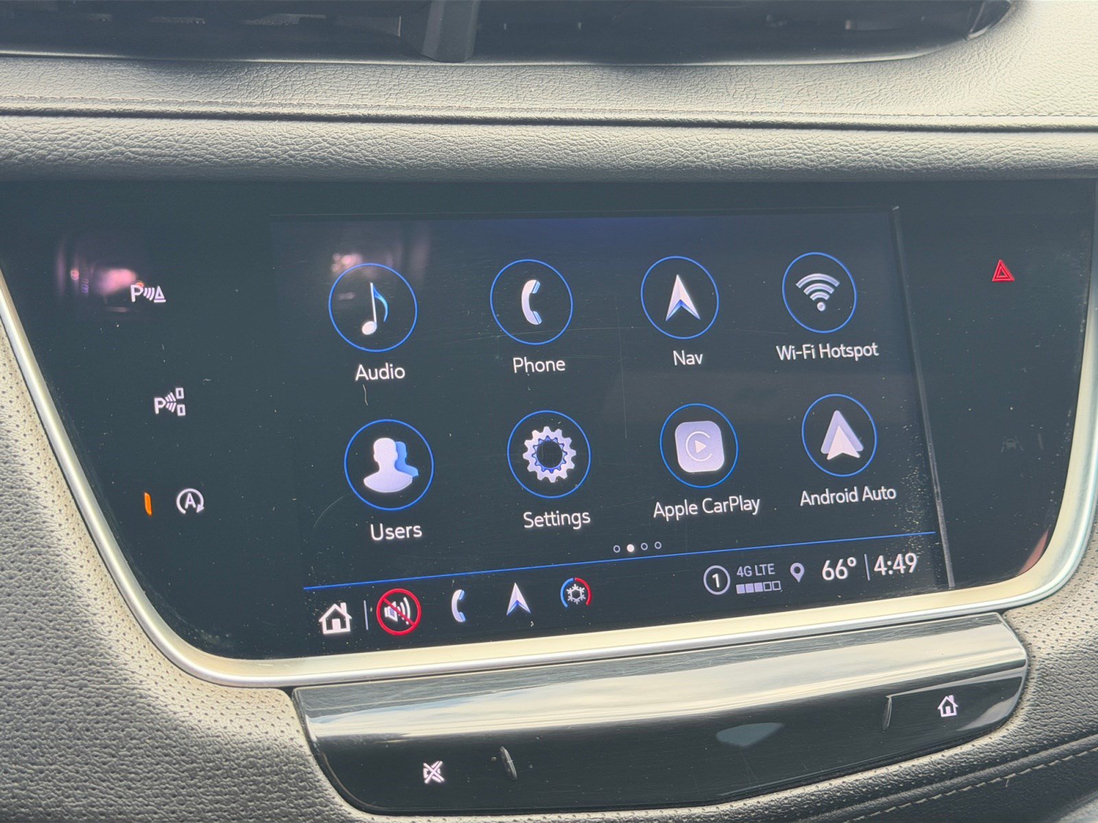 Used 2022 Cadillac XT5 Premium Luxury w/ Technology Package AWD/4WD image 12