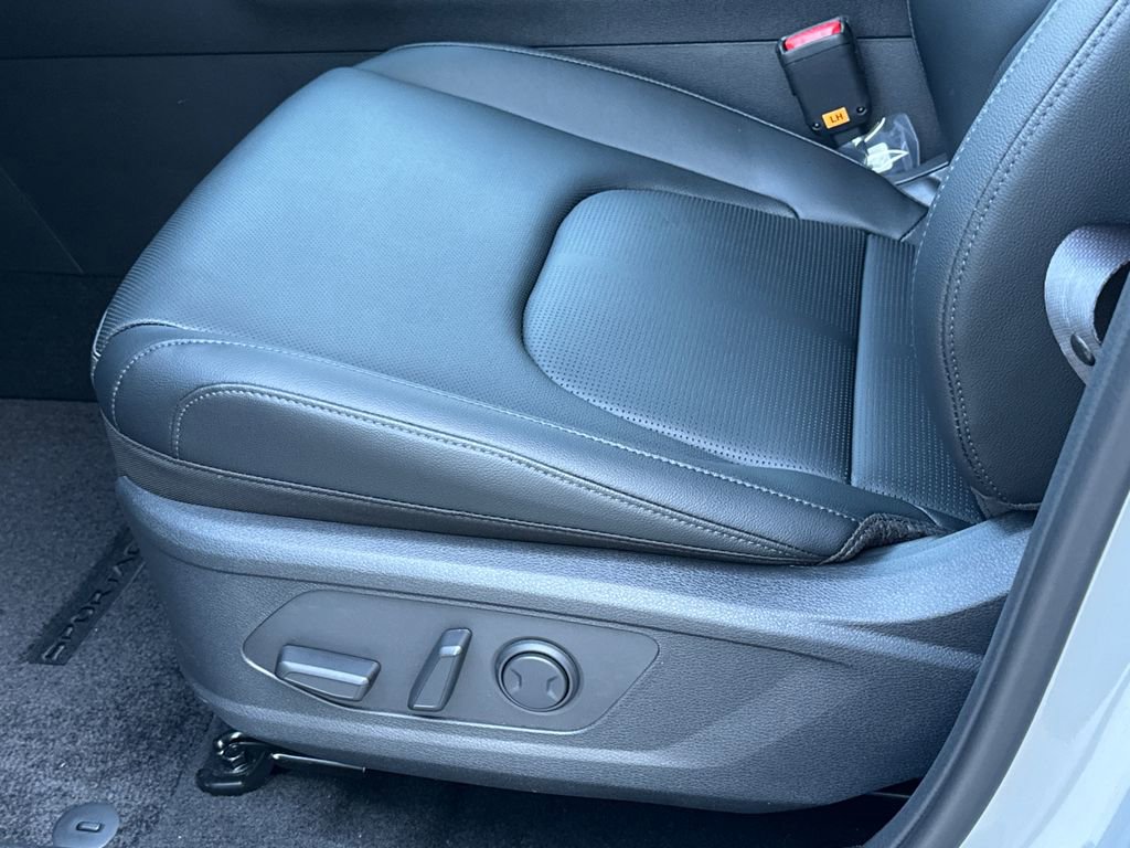New 2026 Kia Sportage EX image 19
