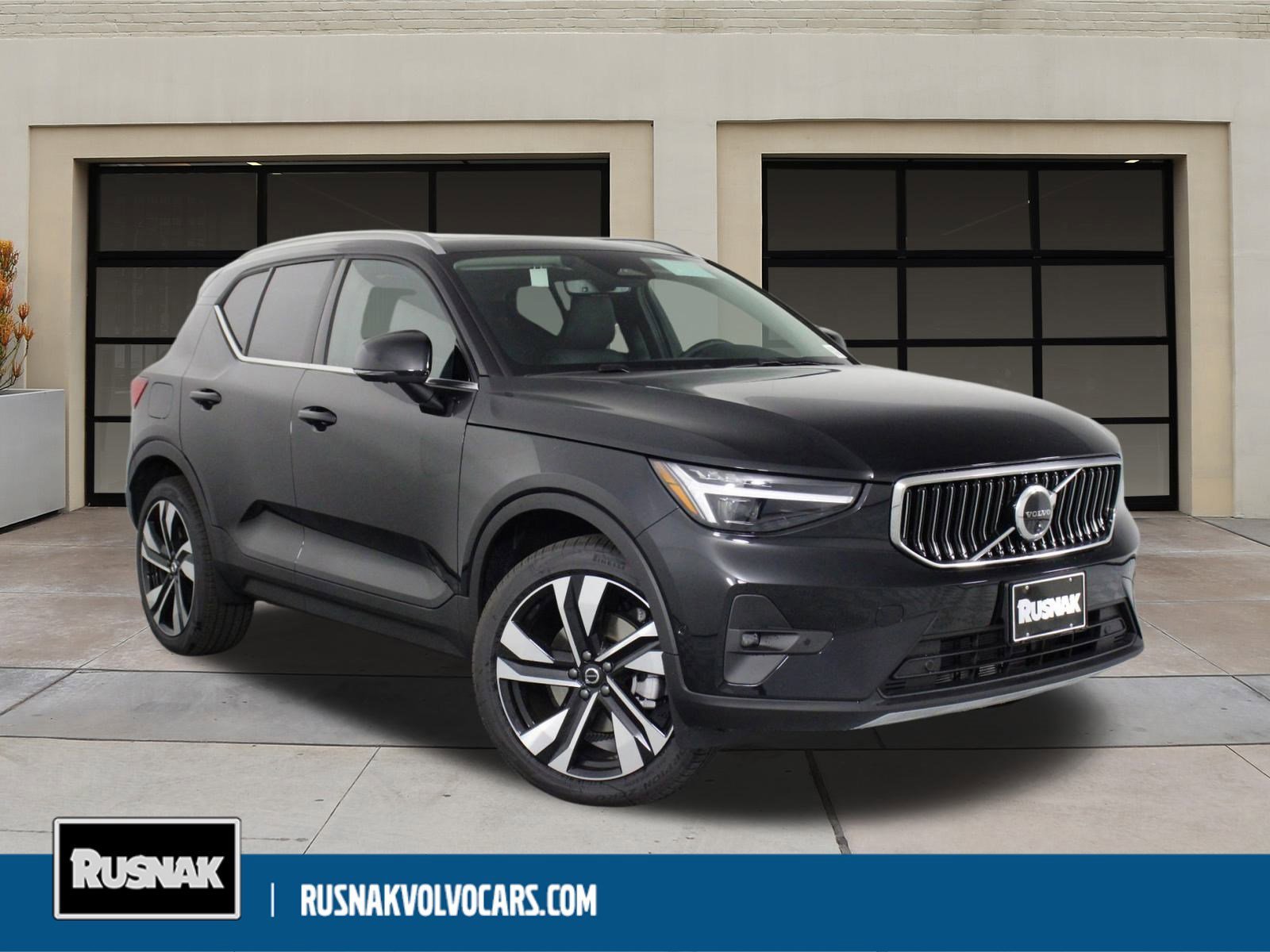 New 2025 Volvo XC40 B5 Ultra w/ Climate Package image 1