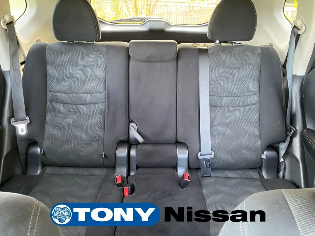 Used 2016 Nissan Rogue SV image 35