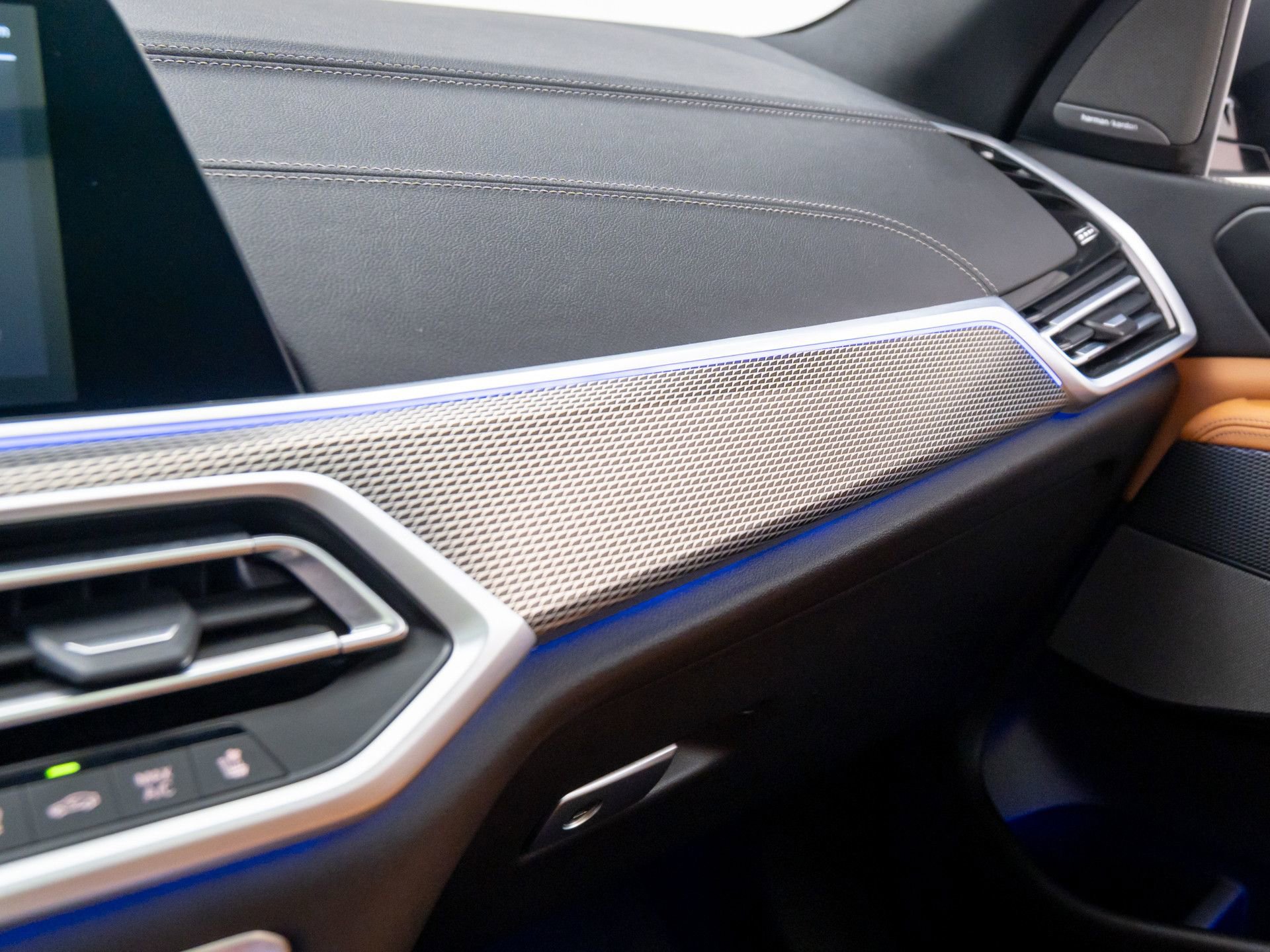 Certified 2022 BMW X5 M50i image 30