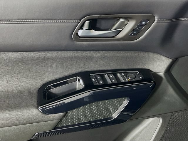 New 2026 Nissan Pathfinder Platinum w/ Cargo Package FWD image 17