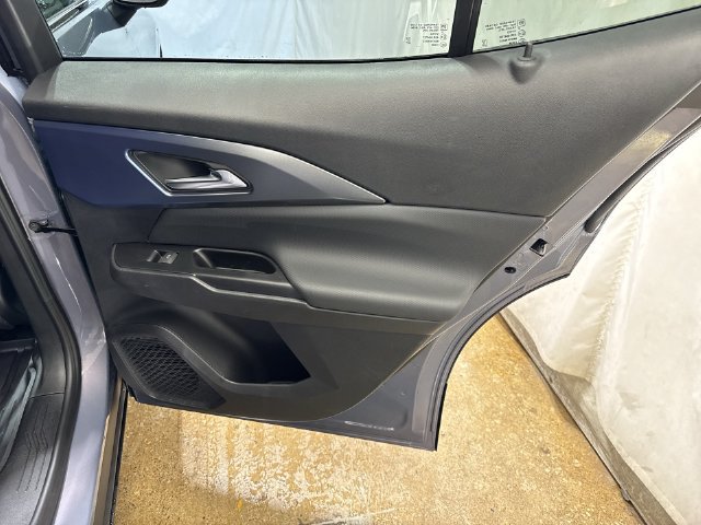 Used 2024 Chevrolet Equinox EV LT FWD image 27