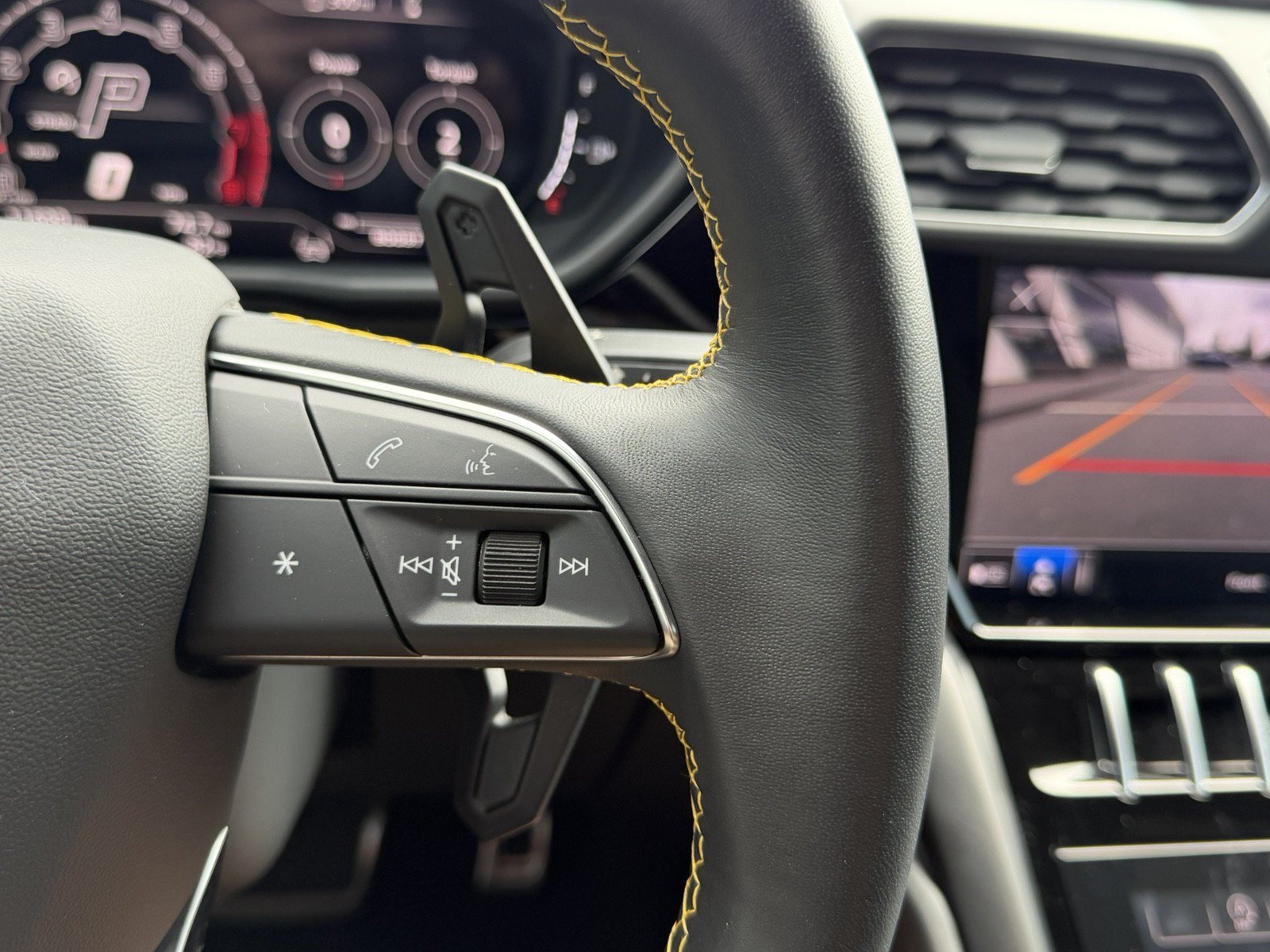 Used 2024 Lamborghini Urus S AWD/4WD image 19