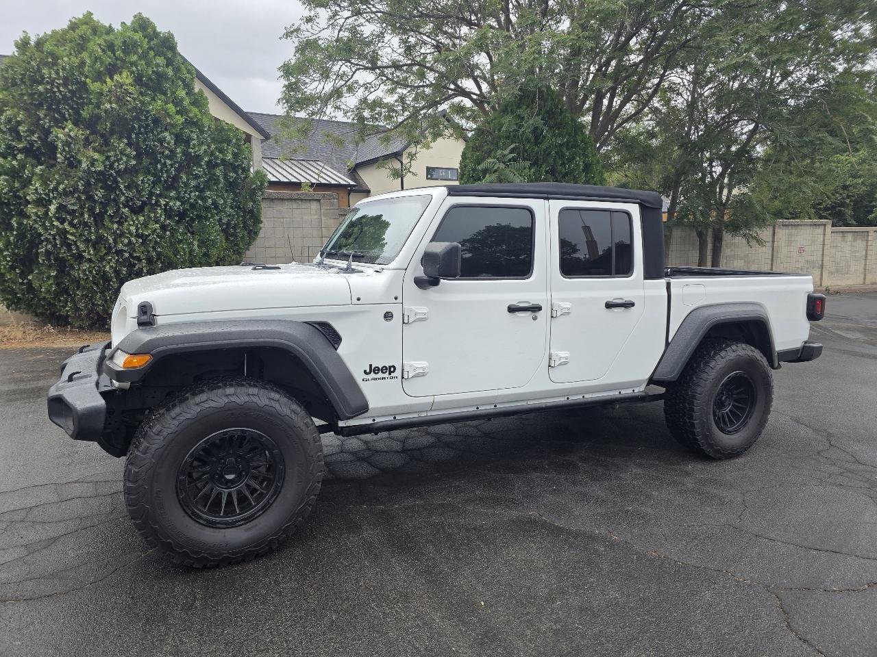 Used 2020 Jeep Gladiator Sport w/ Quick Order Package 24S image 2