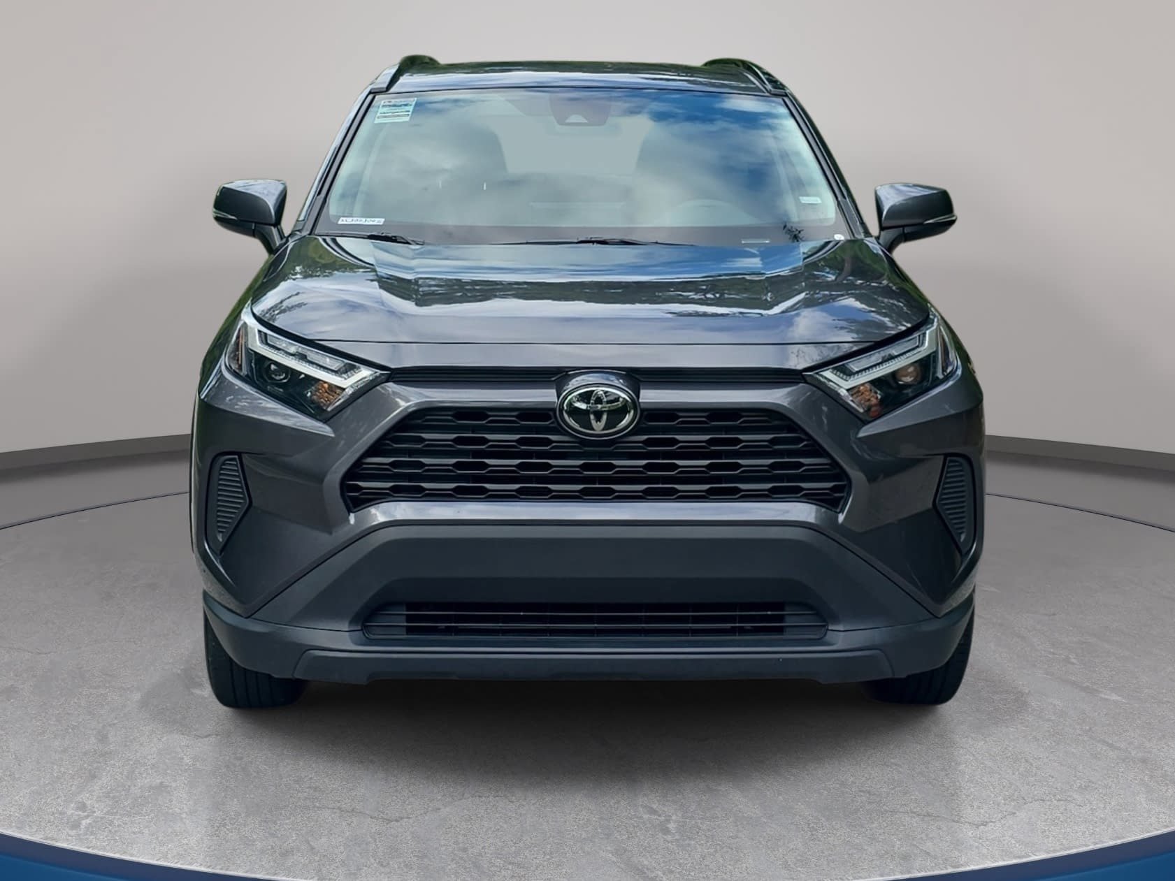 Used 2025 Toyota RAV4 XLE FWD image 2