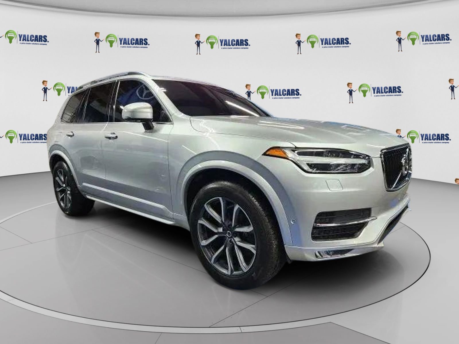 Used 2018 Volvo XC90 T5 Momentum w/ Convenience Package AWD/4WD image 2