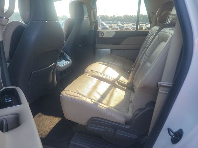 Used 2022 Lincoln Navigator L Reserve AWD/4WD image 17