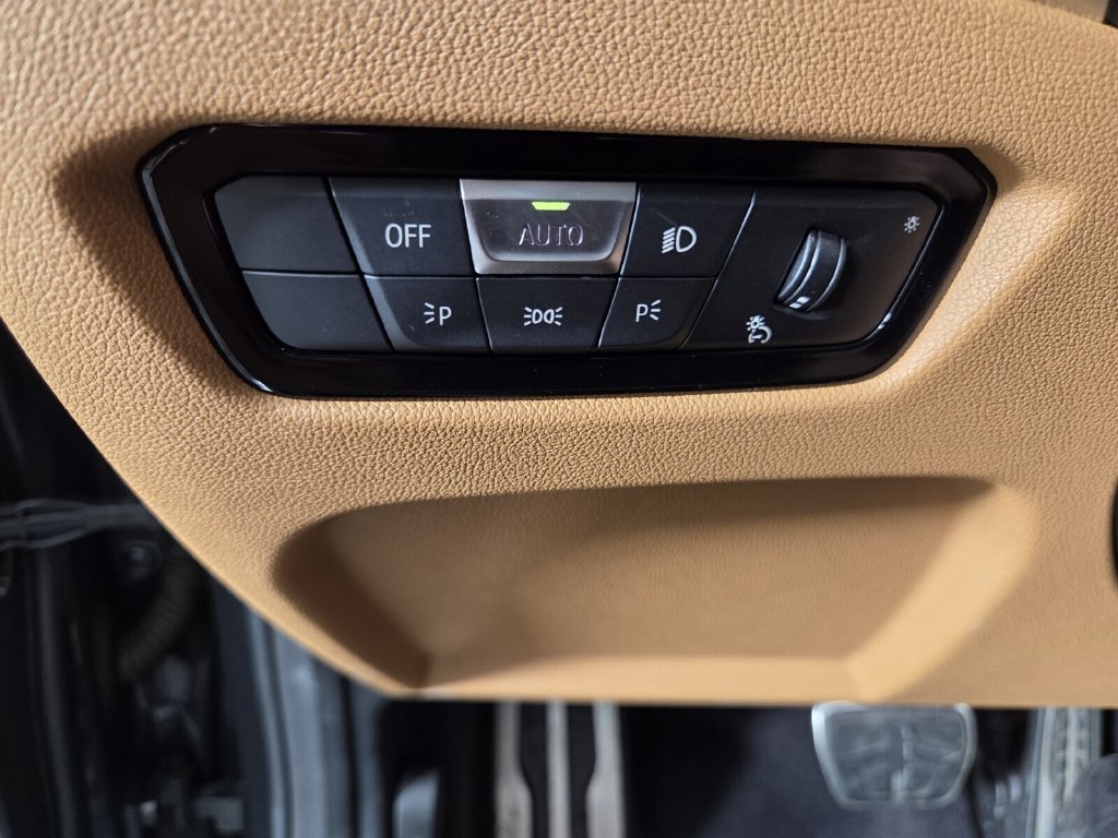 Used 2023 BMW i4 eDrive40 w/ M Sport Package RWD image 18