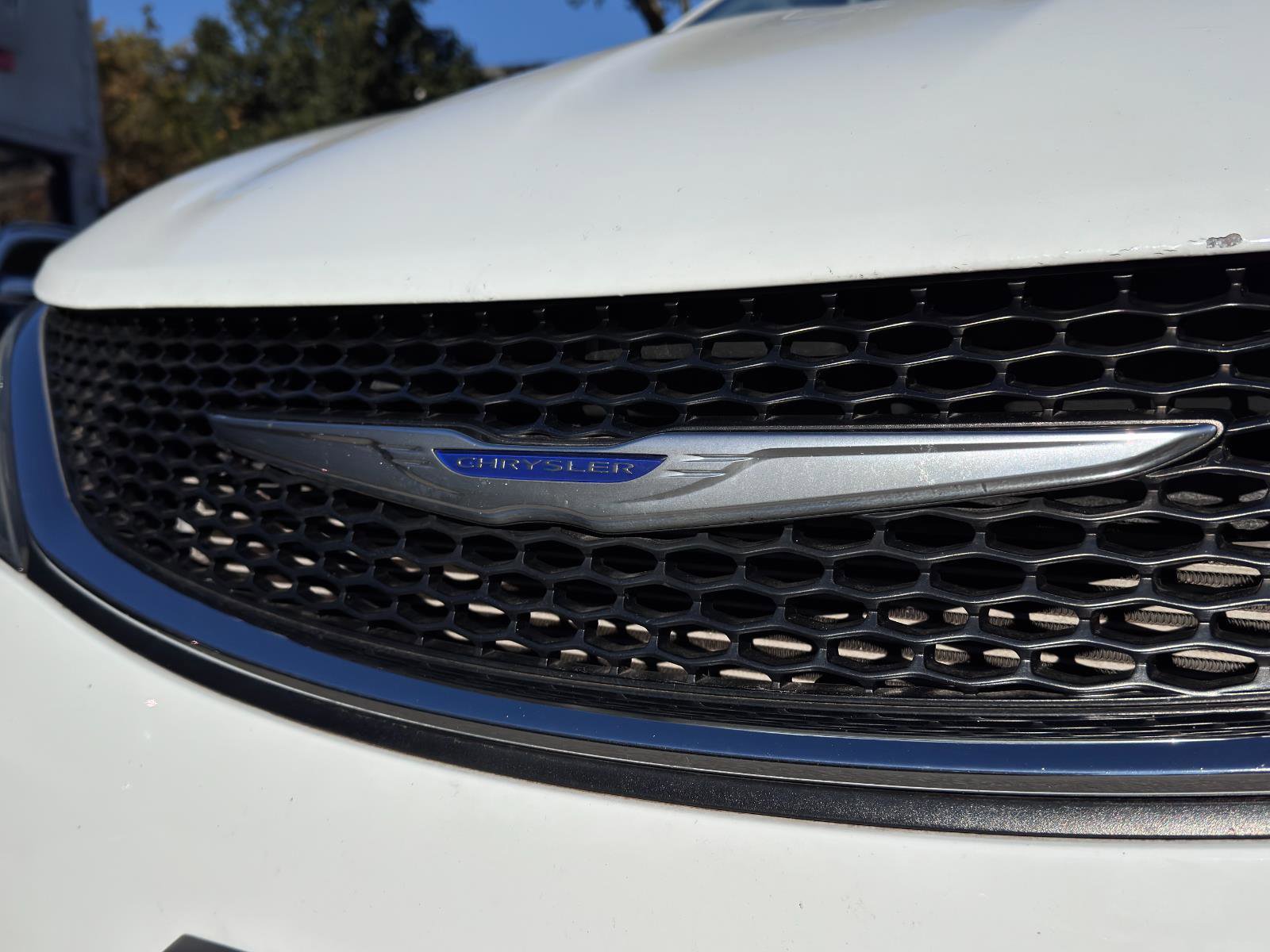 Used 2020 Chrysler Pacifica Touring image 11