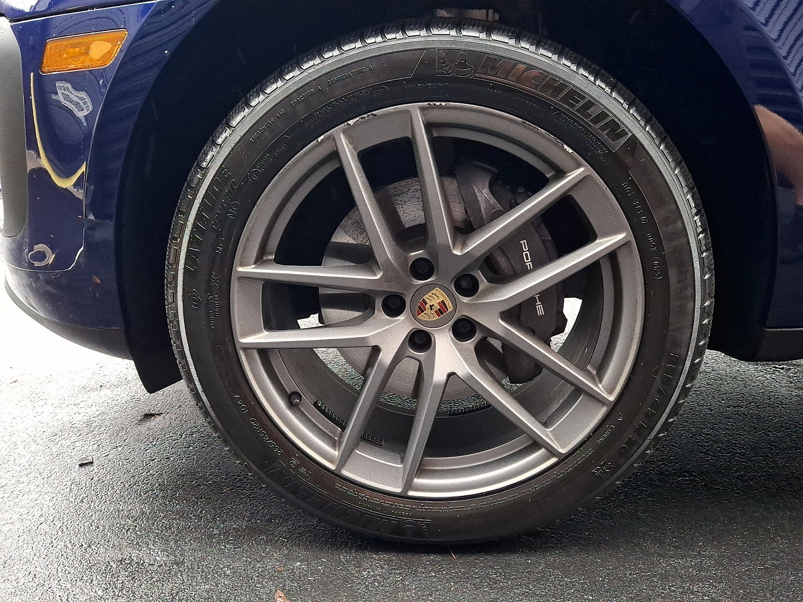 Certified 2025 Porsche Macan AWD/4WD image 15