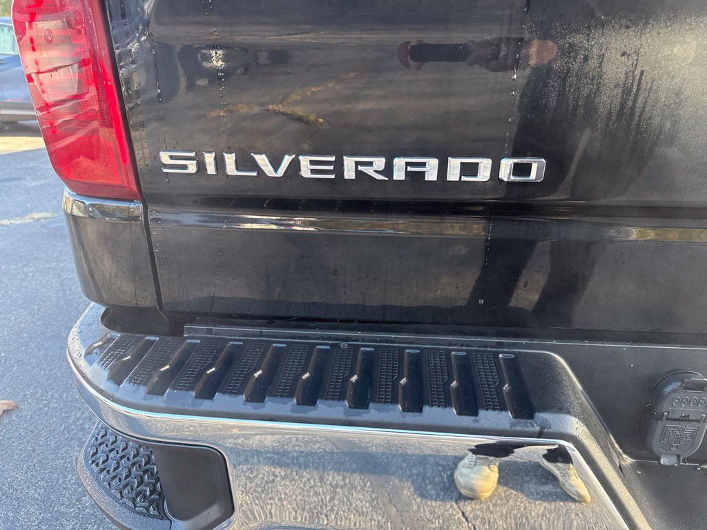 Used 2025 Chevrolet Silverado 1500 LT AWD/4WD image 16