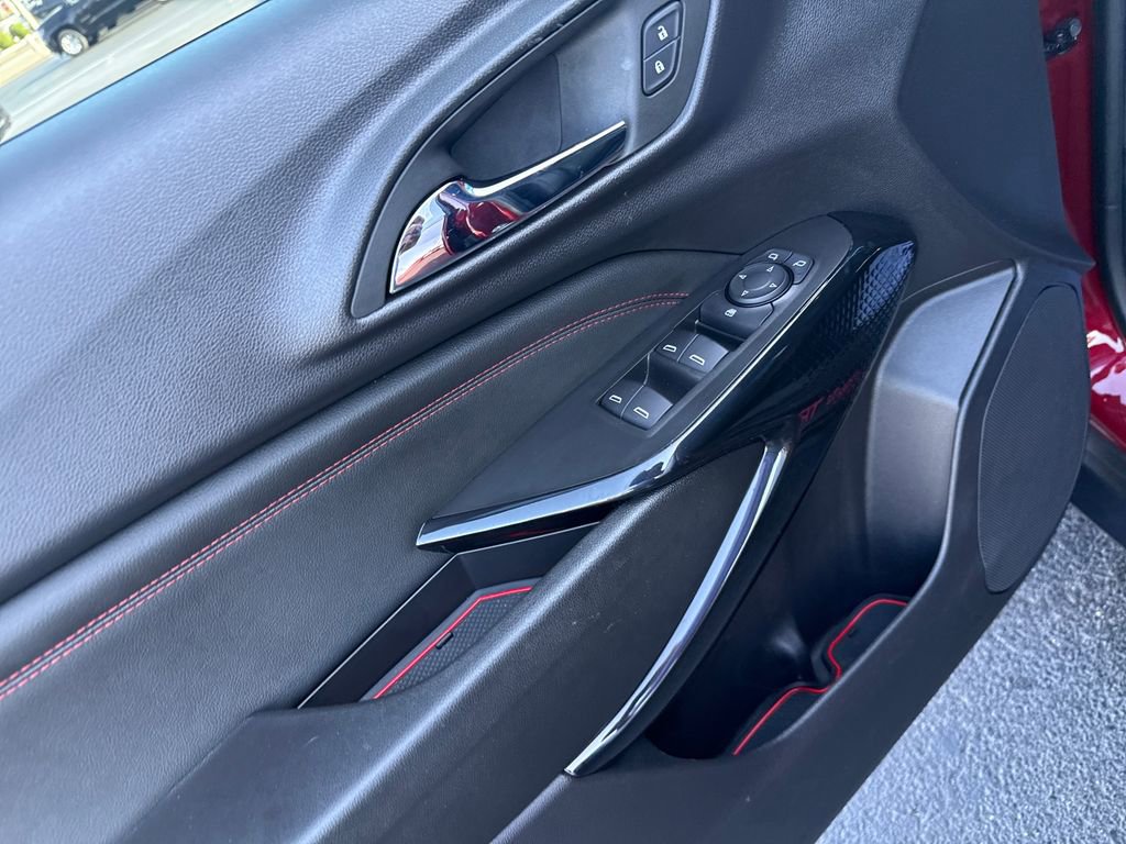 Used 2025 Chevrolet Trax RS image 14