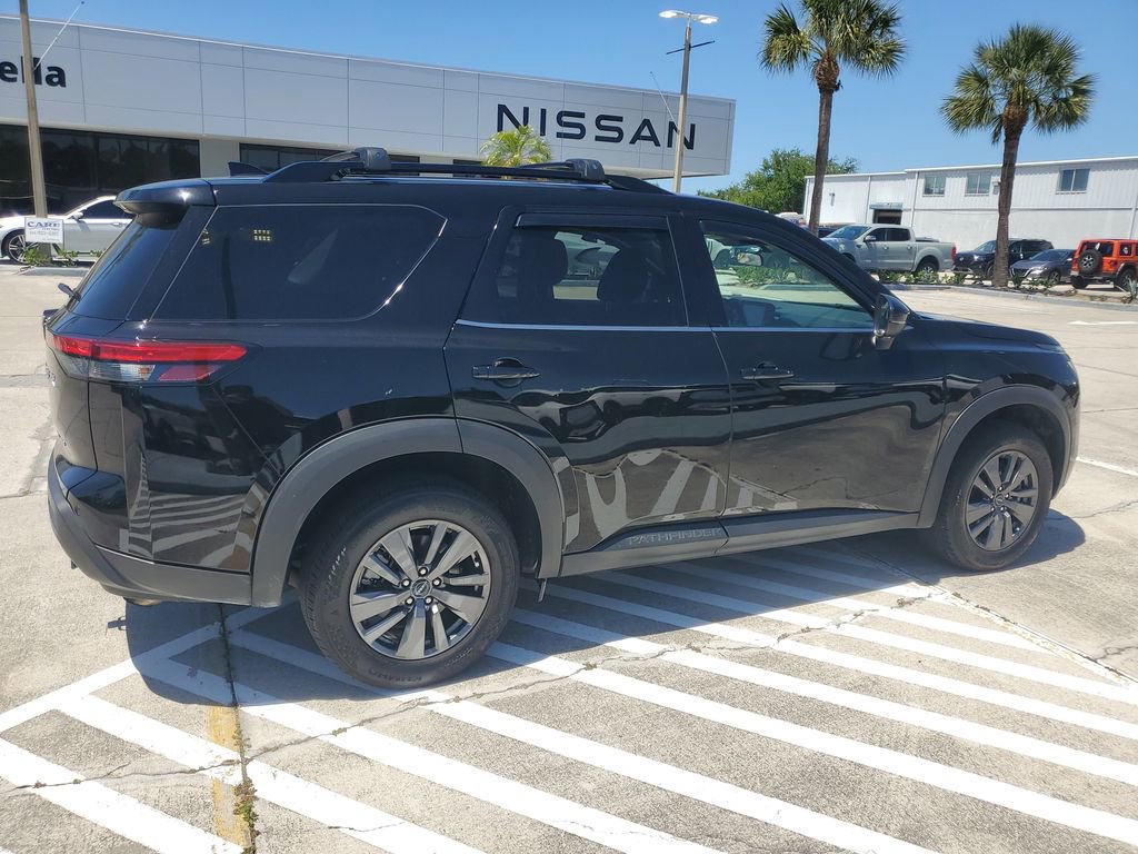 Certified 2024 Nissan Pathfinder SV AWD/4WD image 8
