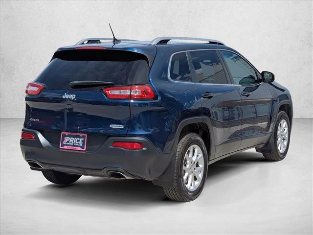 Used 2018 Jeep Cherokee Latitude w/ Cold Weather Group AWD/4WD image 5