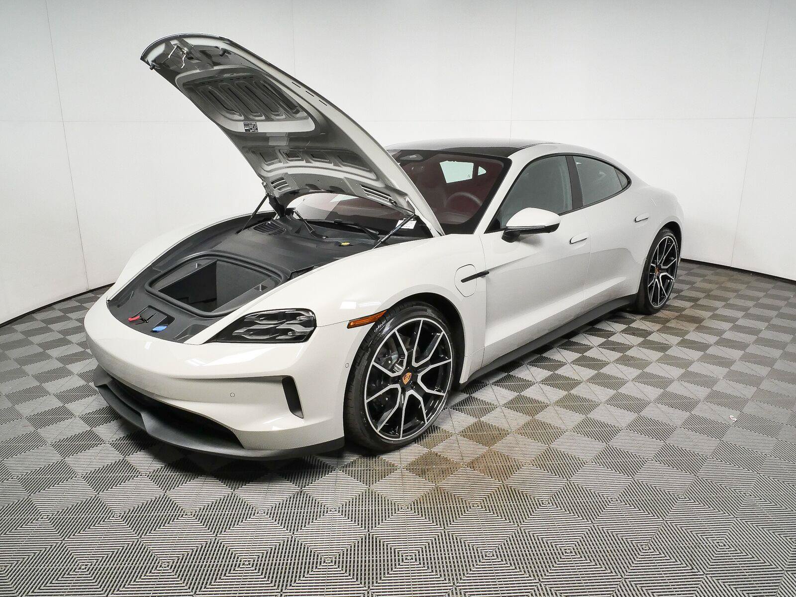 New 2026 Porsche Taycan RWD image 35