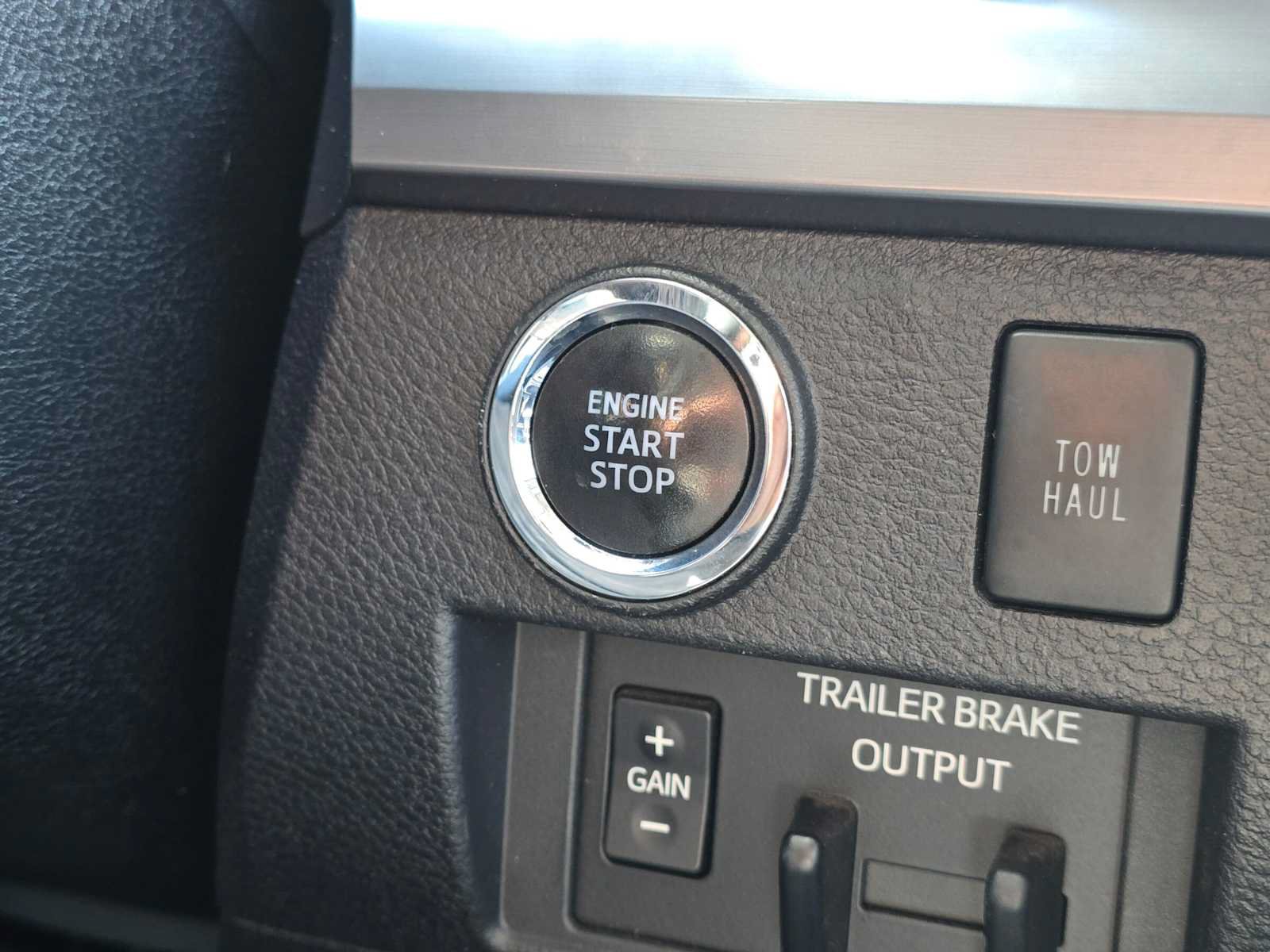 Certified 2020 Toyota Tundra TRD Pro AWD/4WD image 33