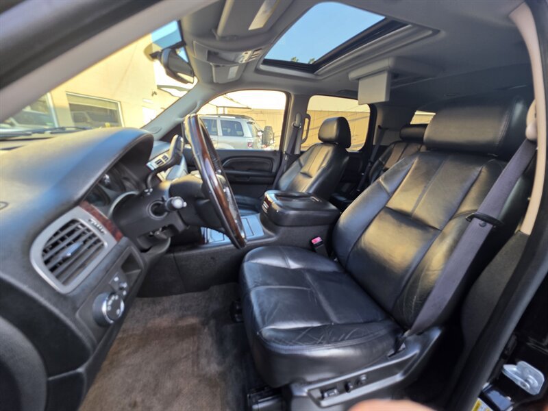 Used 2008 GMC Yukon Denali AWD/4WD image 11