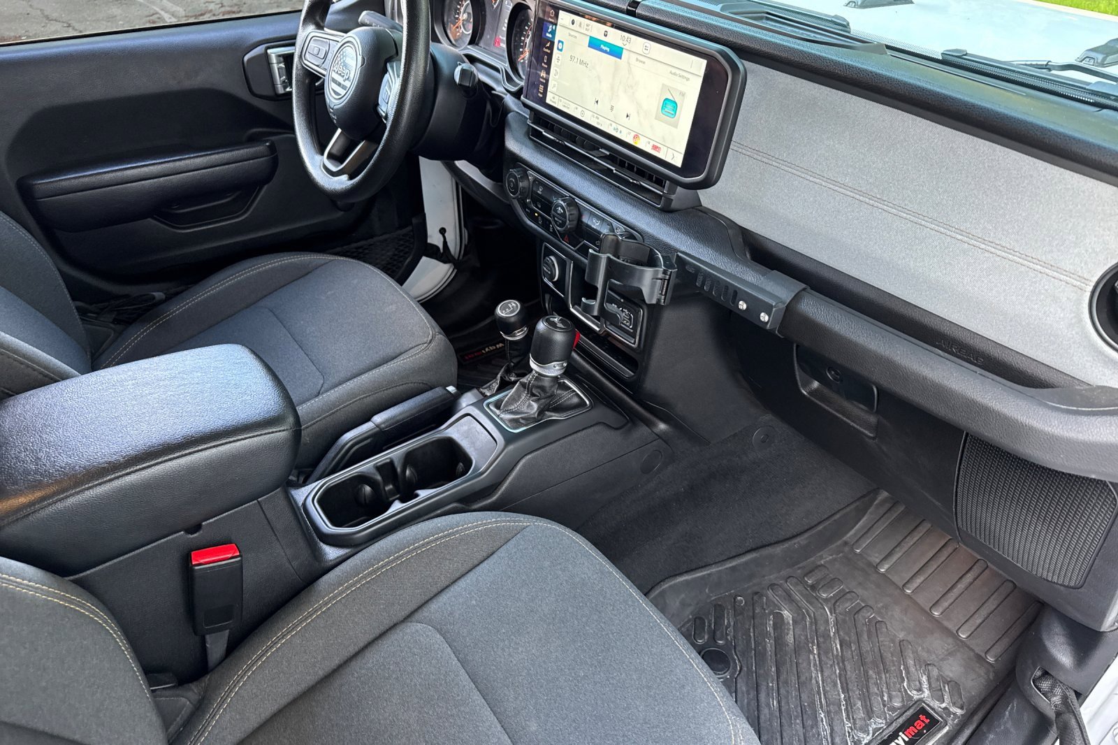 Used 2024 Jeep Wrangler Sport image 14