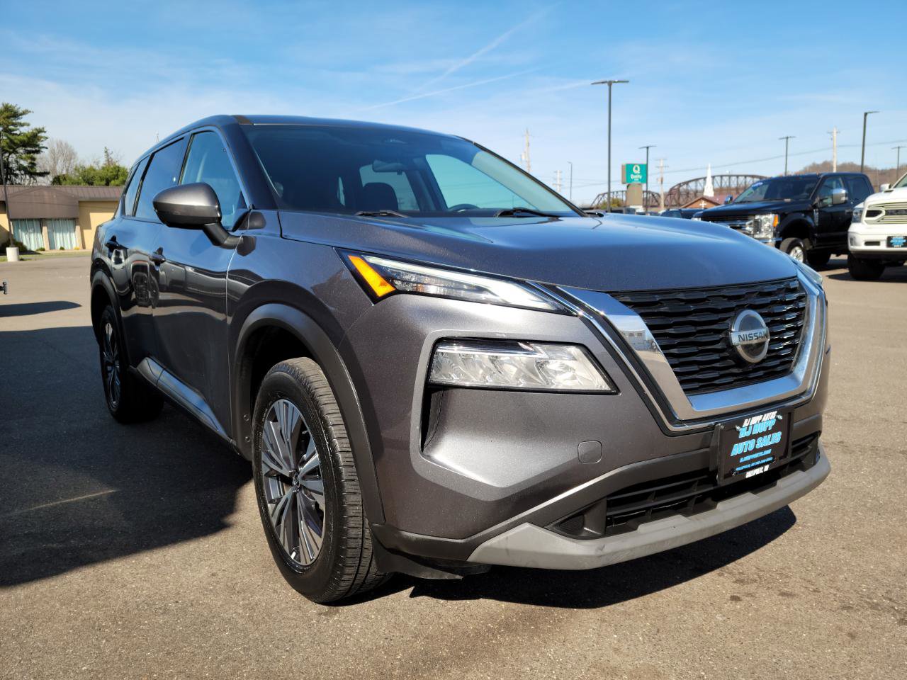 Used 2021 Nissan Rogue SV AWD/4WD image 3