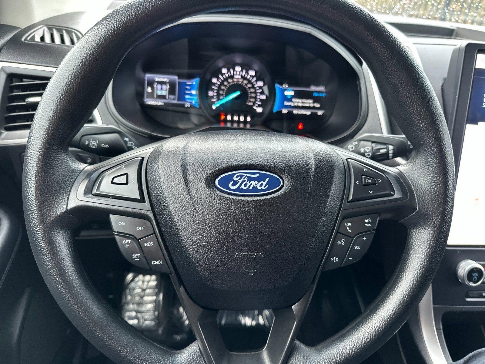 Used 2023 Ford Edge SEL image 23
