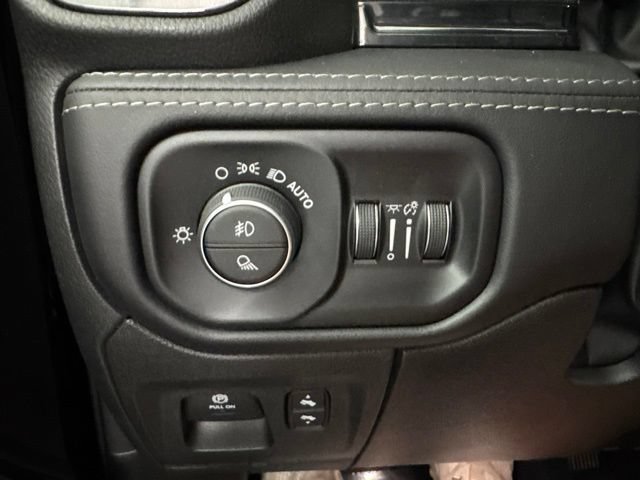 Used 2022 RAM 1500 Limited w/ Body Color Bumper Group AWD/4WD image 42