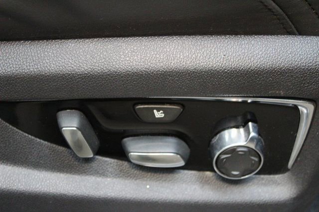 Used 2016 Cadillac Escalade Platinum image 10