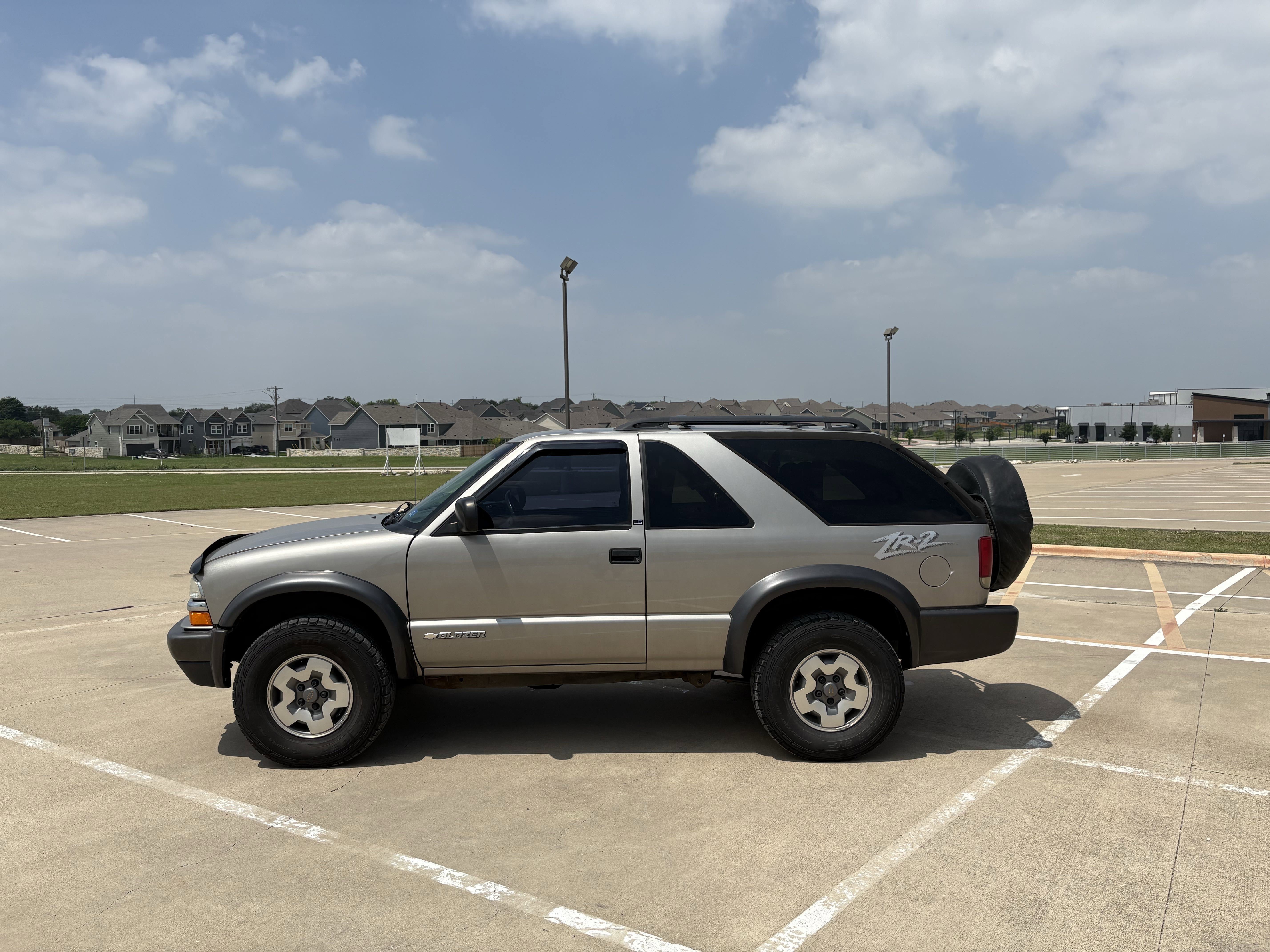 Used 2003 Chevrolet Blazer LS w/ Preferred Equipment Group AWD/4WD image 2