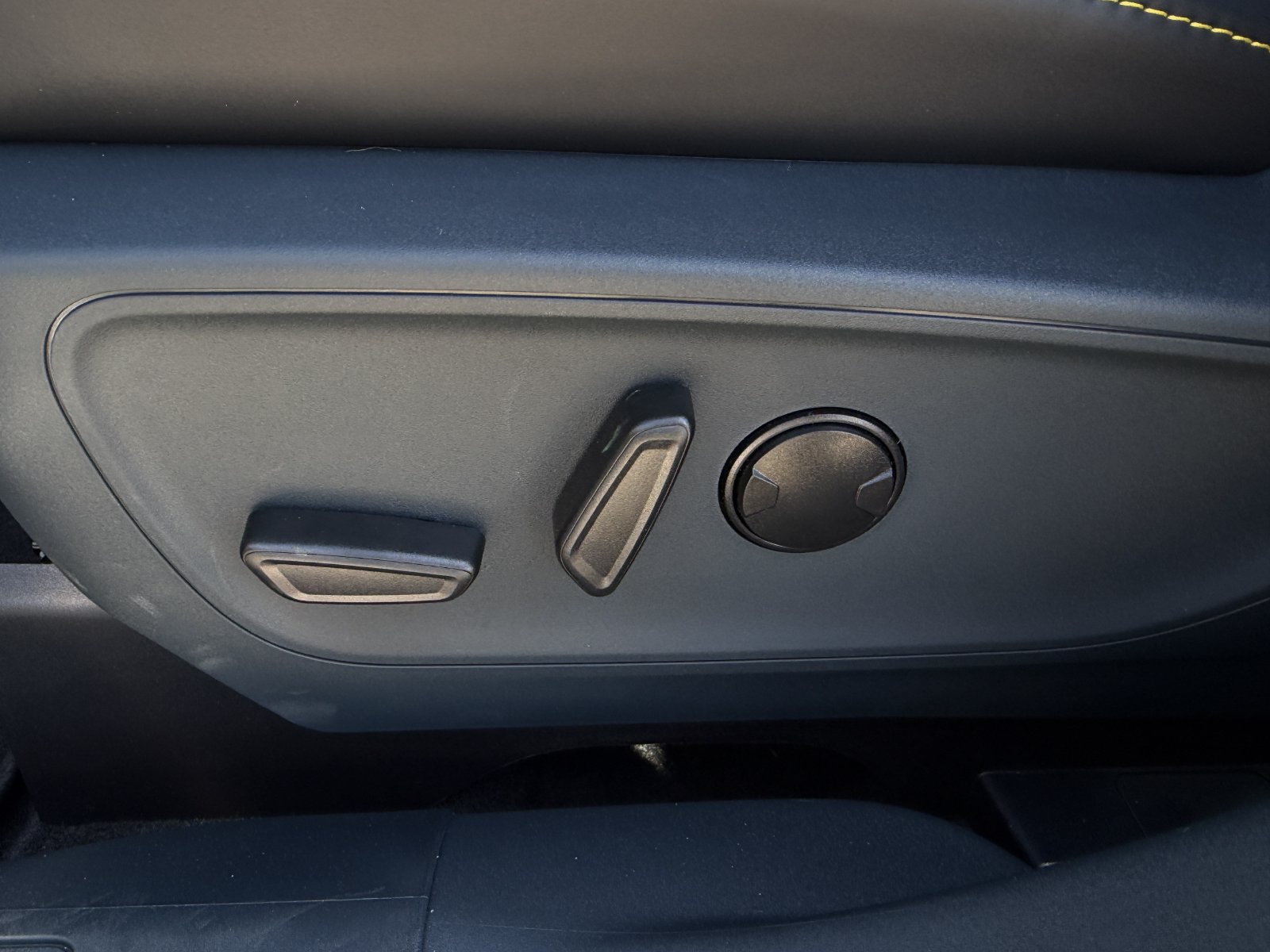 New 2026 Ford Maverick Lobo AWD/4WD image 23
