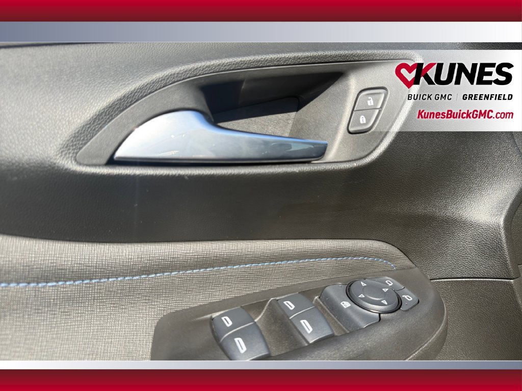 Used 2025 Buick Envista Sport Touring w/ Convenience I Package FWD image 19
