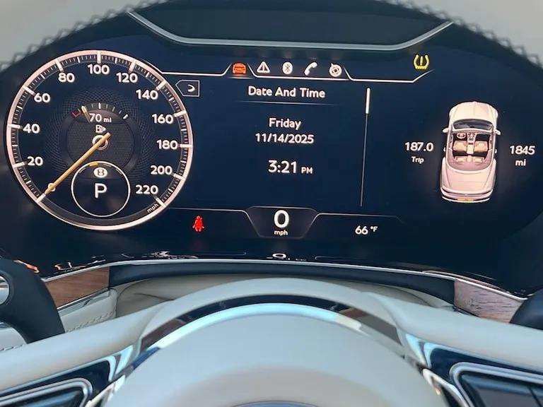 Used 2024 Bentley Continental GT image 32