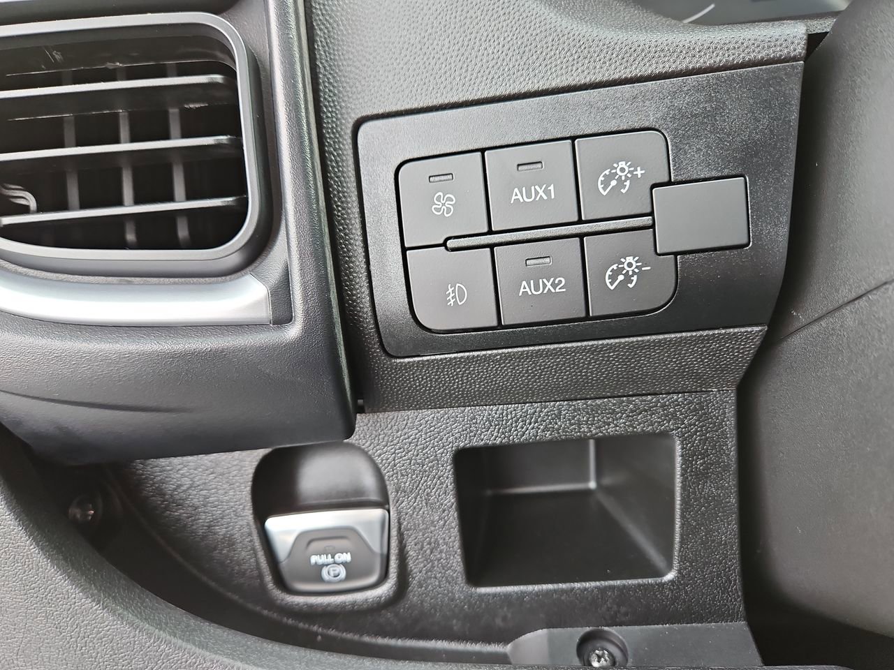 New 2025 RAM ProMaster 2500 w/ Quick Order Package 22G SLT image 22