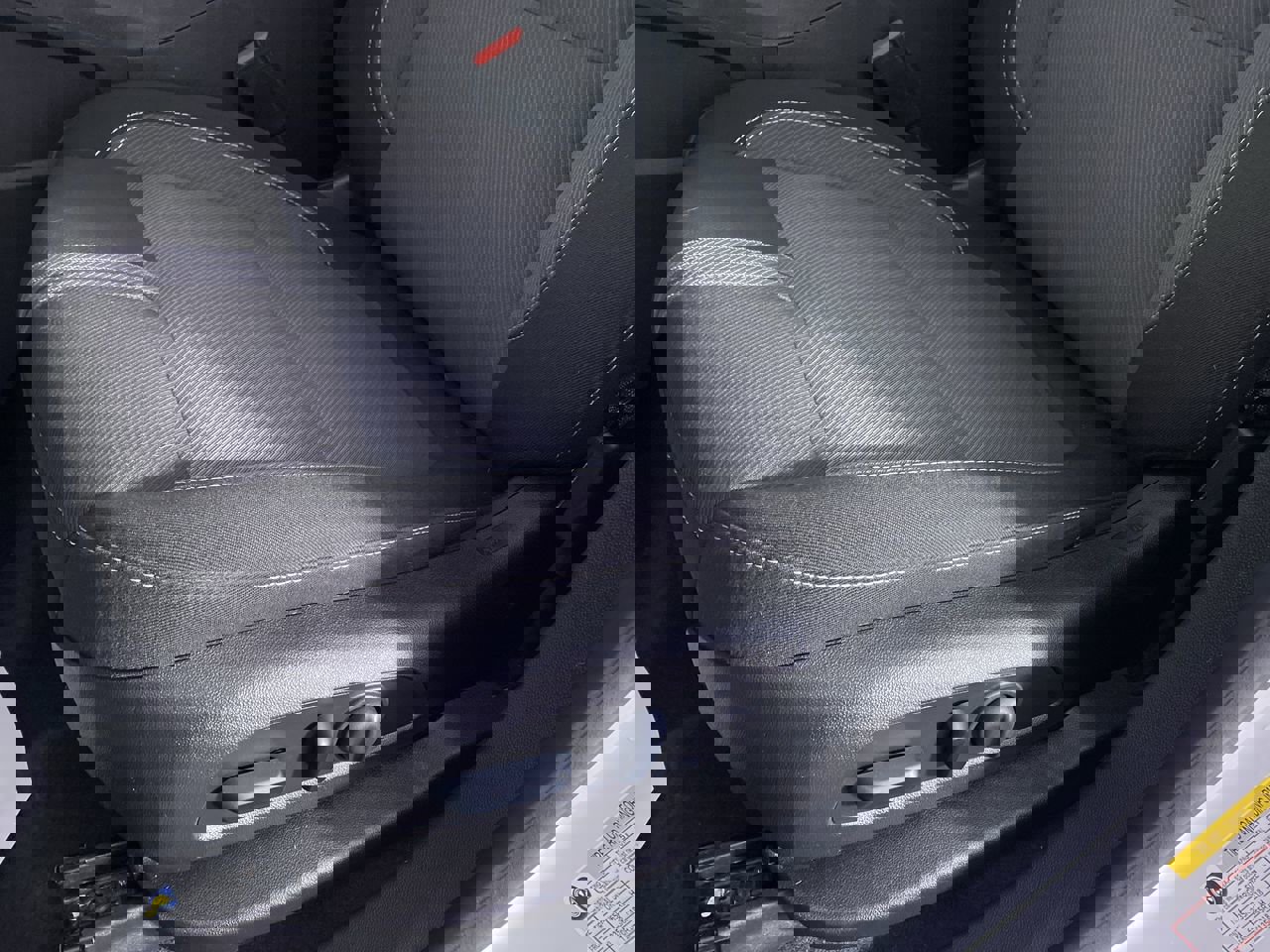 Certified 2024 Chevrolet Blazer LT w/ Convenience Package image 9