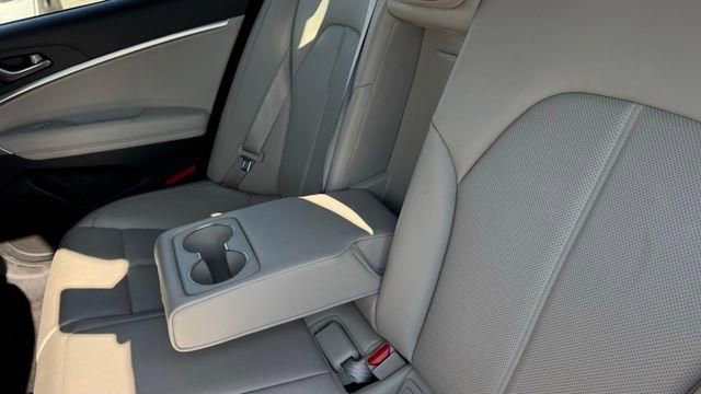 Used 2023 Genesis G70 2.0T image 26