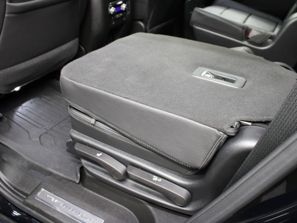 Used 2023 GMC Yukon Denali w/ LPO, Floor Liner Package AWD/4WD image 68