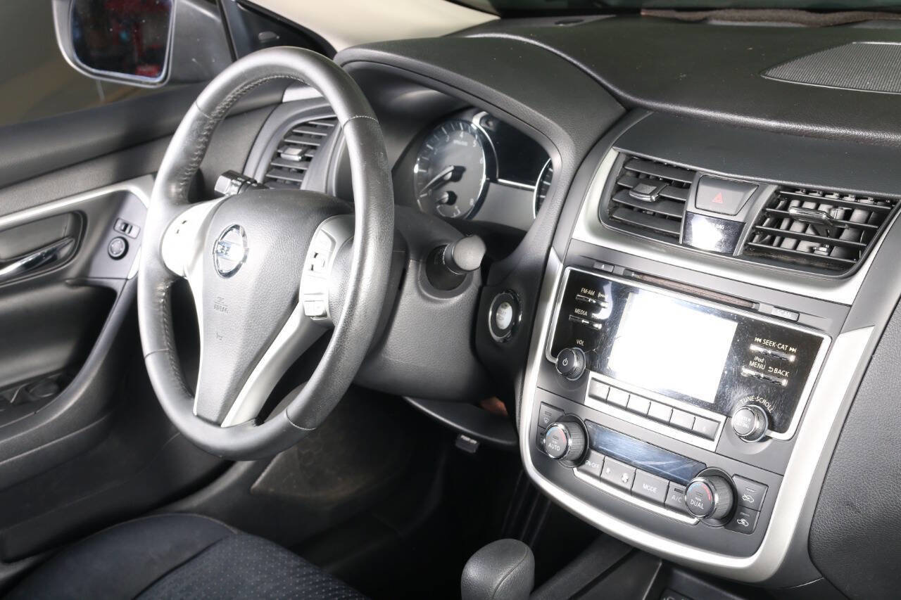 Used 2017 Nissan Altima 2.5 SV FWD image 23