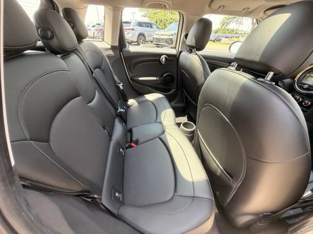 Used 2016 MINI Cooper 4-Door Hardtop FWD image 17