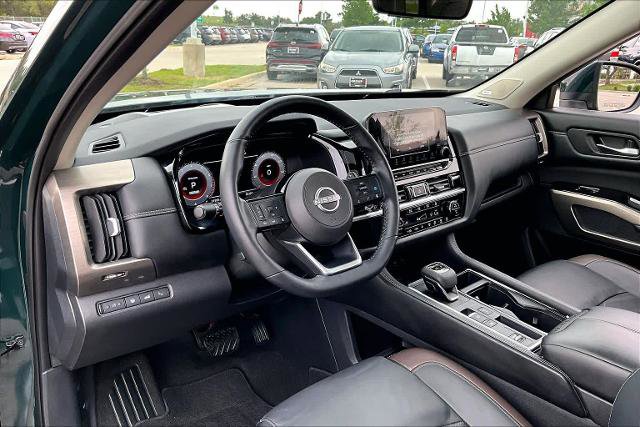 Certified 2024 Nissan Pathfinder Platinum w/ Cargo Package image 18
