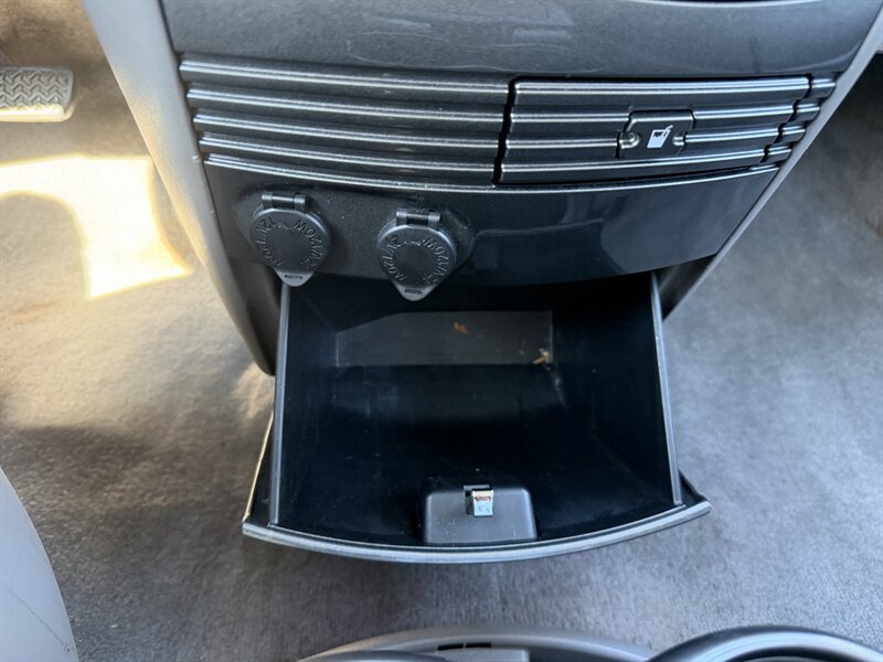 Used 2009 Toyota Sienna AWD image 43