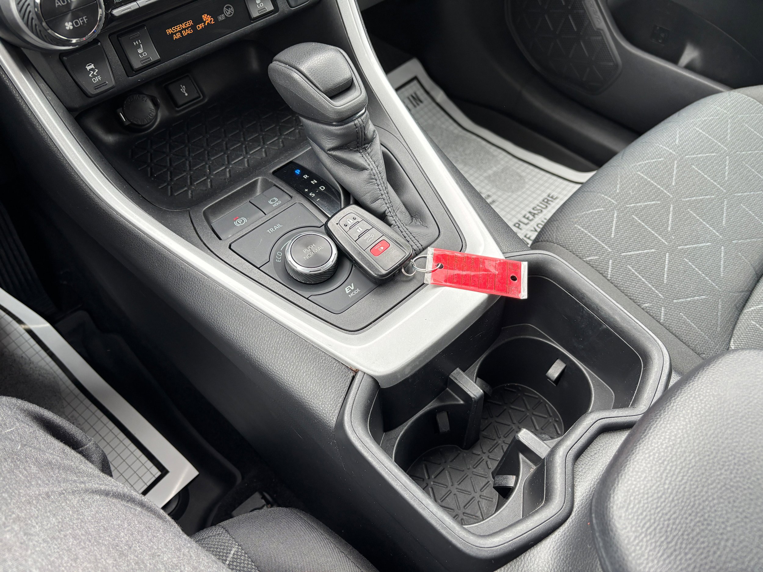 Used 2022 Toyota RAV4 XLE w/ Convenience Package AWD/4WD image 13