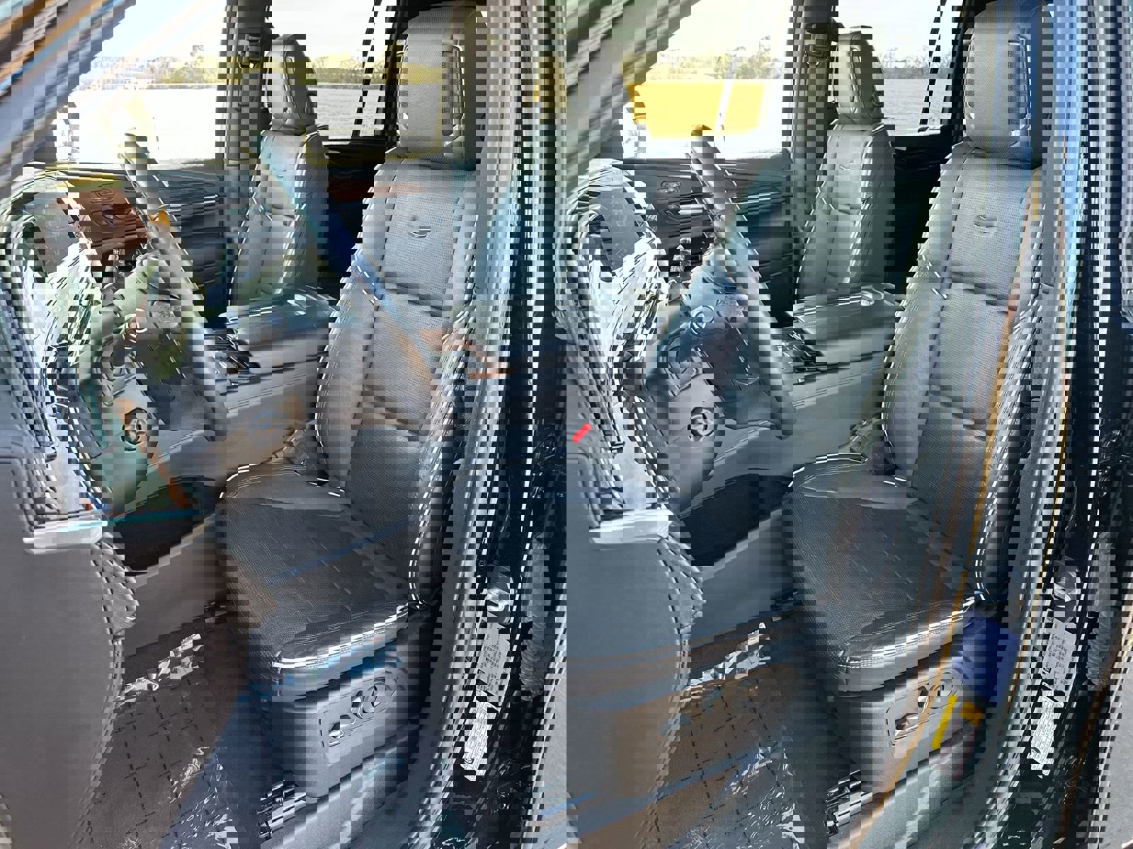 Used 2023 Cadillac Escalade ESV Premium Luxury image 11