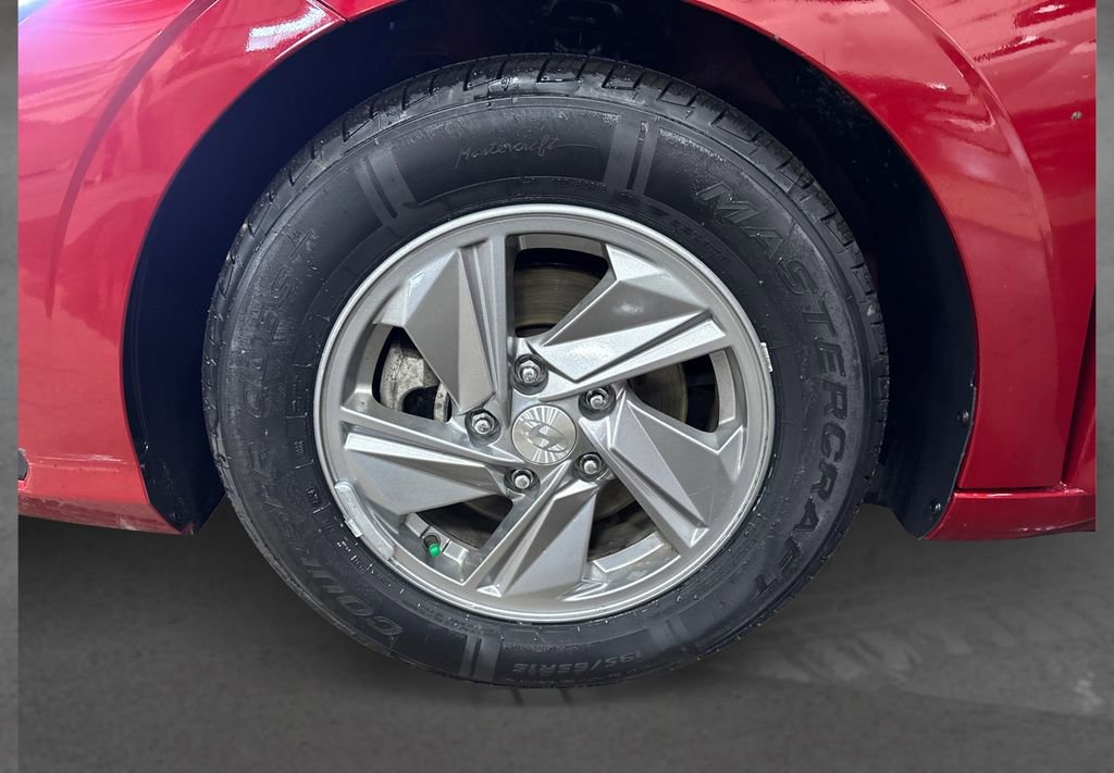 Used 2024 Hyundai Elantra SE image 12