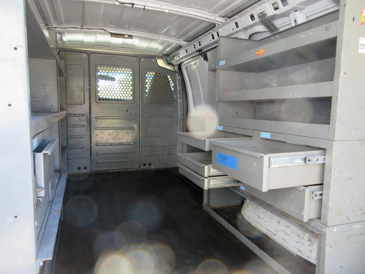 Used 2017 Chevrolet Express 3500 RWD image 21
