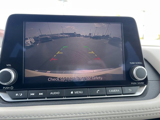 Used 2023 Nissan Rogue SV image 39