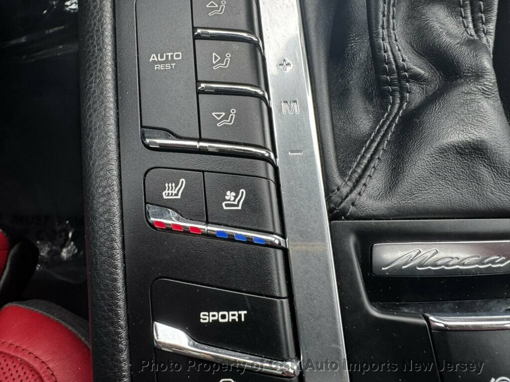 Used 2017 Porsche Macan AWD/4WD image 29